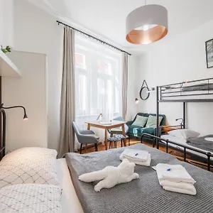 Bright Downtown Apartment Prague